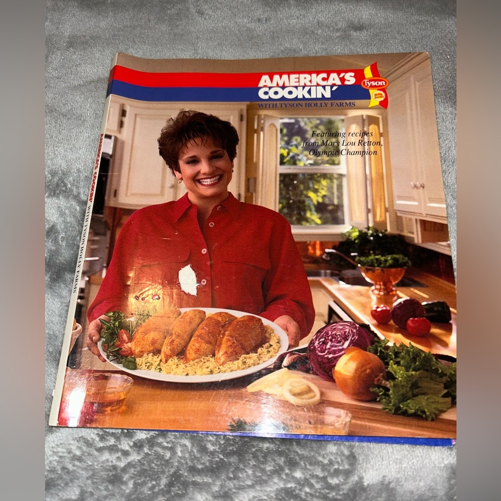 America's Cookin' with Tyson Holly Farms, Spiral Bound Cookbook, 1994